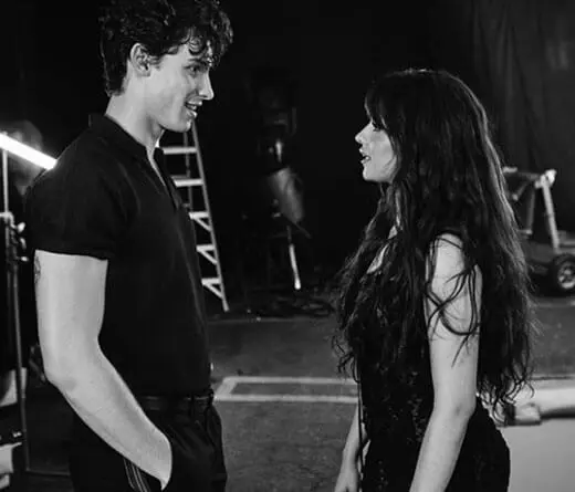 Camila Cabello comparti un divertido video con Shawn Mendes, donde bailando Seorita se cae.

